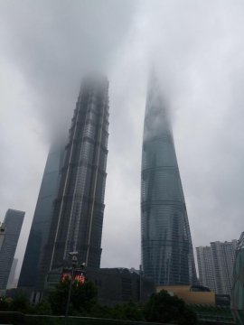 亚洲第一高楼:一栋楼顶半个万科 出租率仅有六成