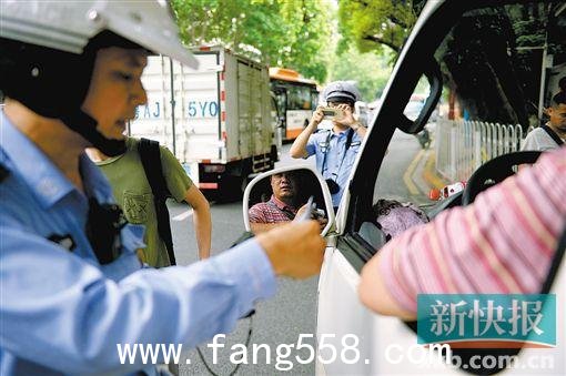 广东21地市交警同步开展执法直播 一天内不礼让斑马线200余起