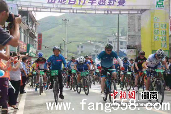 5省区选手参加湖南南山国家公园山地自行车赛。
