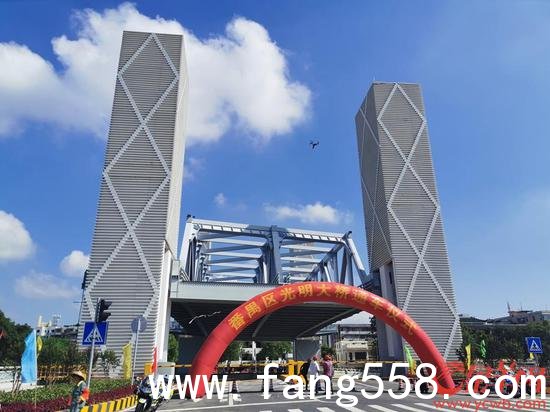 广州番禺光明大桥正式开通 是广州首座直升式开启桥