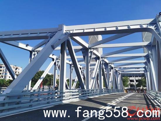 广州番禺光明大桥正式开通 是广州首座直升式开启桥