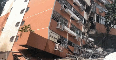 深圳罗湖一楼房突然倒塌 现场已封锁目前伤亡不明